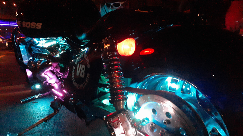 Illustration for article titled Chicago Glow Ride, Trains, and DOTS!